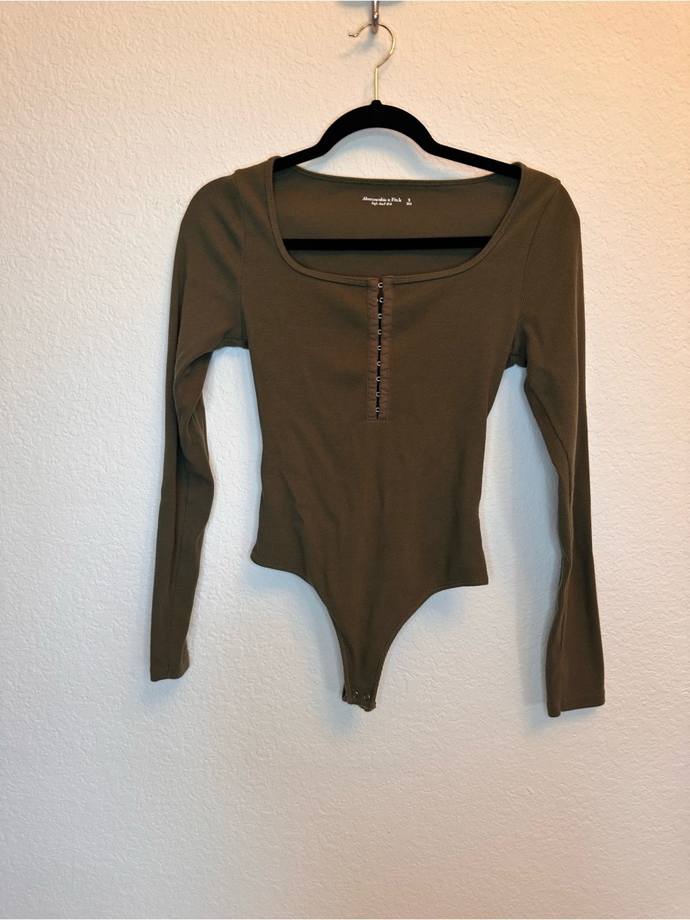 Abercrombie & Fitch Olive Green Long-Sleeve Scoop Neck Bodysuit